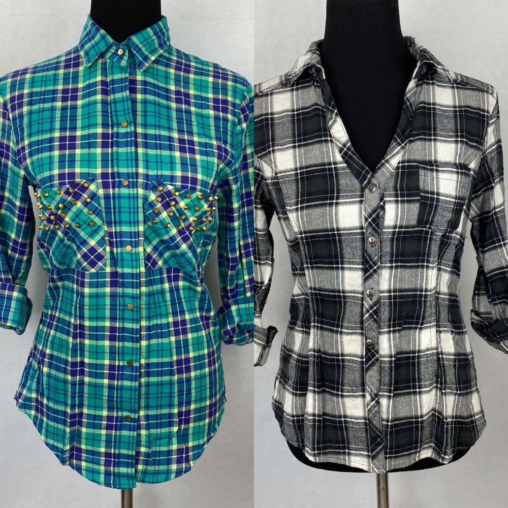 2 Women’s Button Down Shirts Size Medium